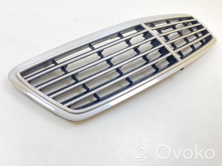 Mercedes-Benz C W203 Grille de calandre avant A2038800183