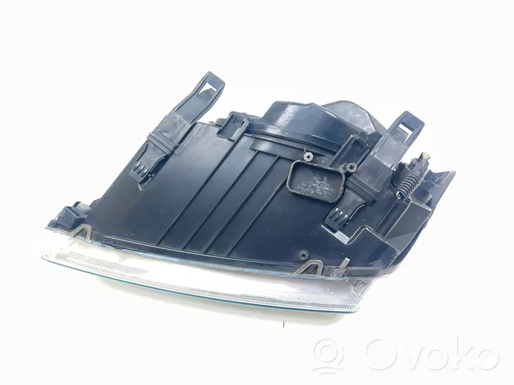 Ford Focus Lampa przednia 10179