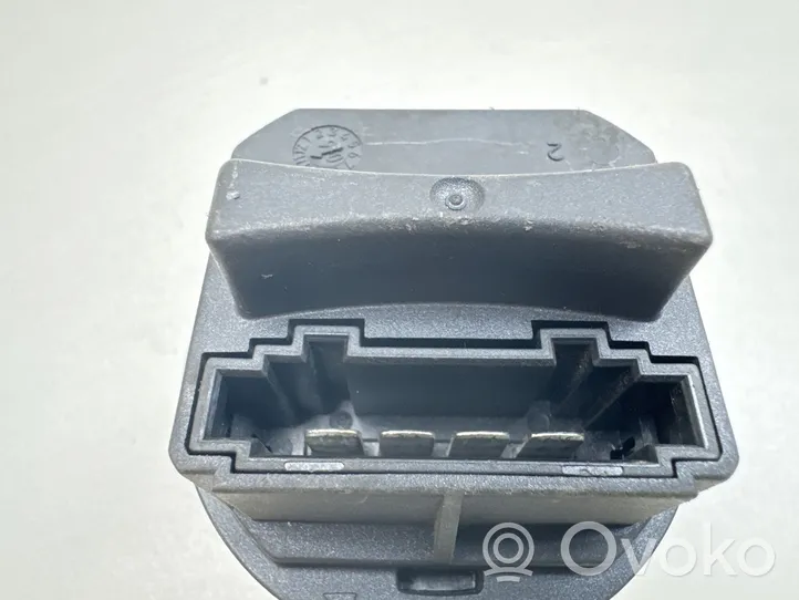 Citroen C4 I Relais Gebläse Heizung Lüftung F8840002