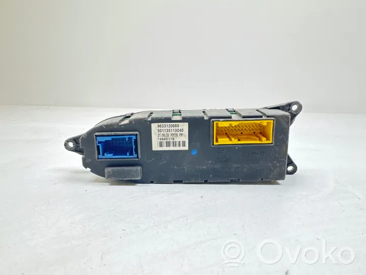 Peugeot 607 Unité de commande module de porte 9633120680