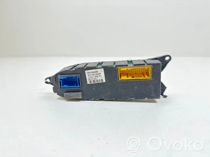 Peugeot 607 Unité de commande module de porte 9641086480