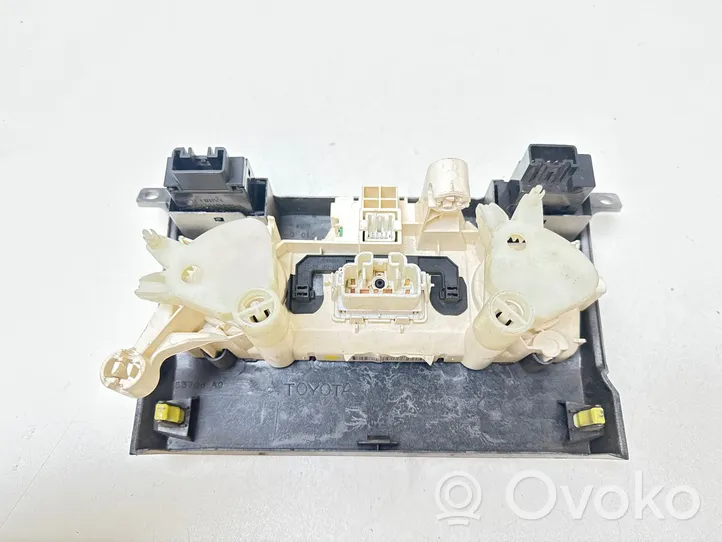 Toyota Corolla Verso E121 Ilmastoinnin ohjainlaite 559000F011