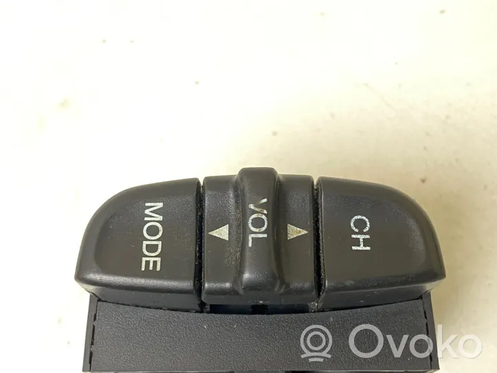 Honda CR-V Other switches/knobs/shifts M28028