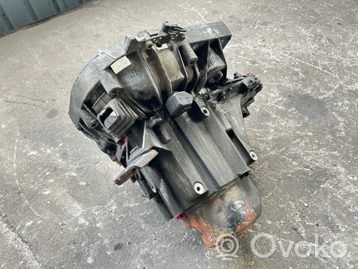 Renault Scenic I Manual 5 speed gearbox 7700600037