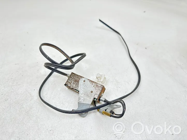 Toyota Avensis T250 GPS-pystyantenni 8630005111