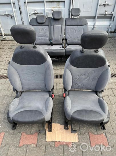 Fiat 500L Seat set 