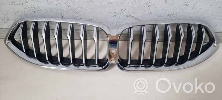 BMW 8 G14 Atrapa chłodnicy / Grill 7449421