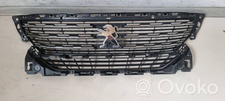 Peugeot 5008 II Atrapa chłodnicy / Grill 9816501577