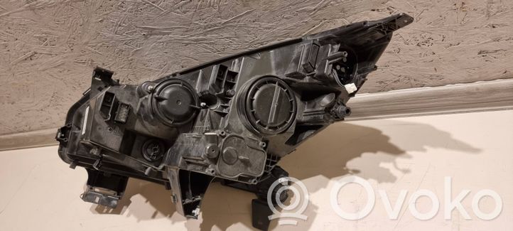 39107635 Opel Zafira C Headlight/headlamp, 352.94 € | RRR