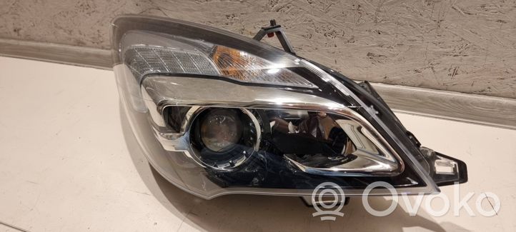 Opel Meriva B Lampa przednia 13372334