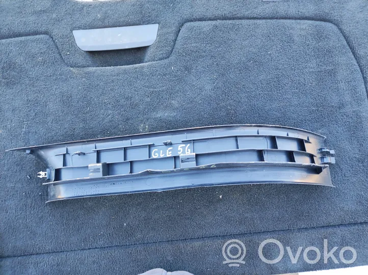 Mercedes-Benz GLE AMG (W166 - C292) Takaoven kynnyksen suojalista A1666800635