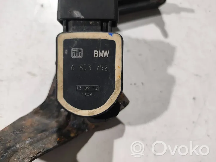 BMW X6 E71 Czujnik poziomowania zawieszenia osi przedniej 6853752