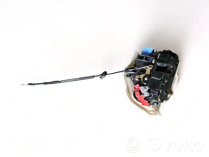 Volkswagen Jetta V Front door lock 