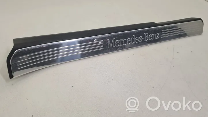 Mercedes-Benz S W221 Etuoven kynnyksen suojalista A2216800235