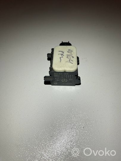 Mercedes-Benz ML W164 Airbagsensor Crashsensor Drucksensor A0038202926