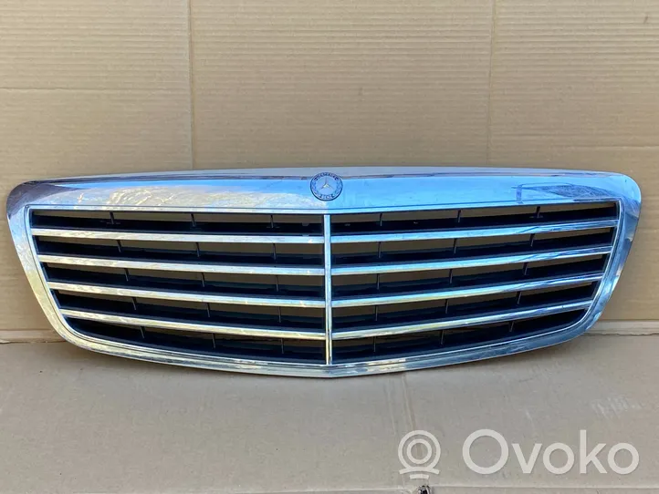 Mercedes-Benz S W221 Maskownica / Grill / Atrapa górna chłodnicy A2218800083