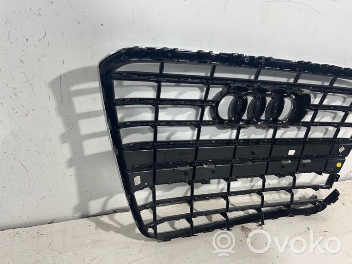 Audi A8 S8 D4 4H Grotelės priekinės 4H0853651