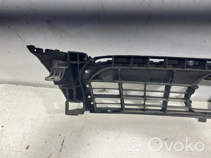 Audi A7 S7 4G Apatinė dalis radiatorių panelės (televizoriaus) 4G8807233