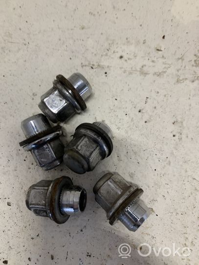 Toyota Auris E180 Nuts/bolts 