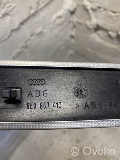 Audi A4 S4 B7 8E 8H Barra di rivestimento della portiera anteriore 8E0867410