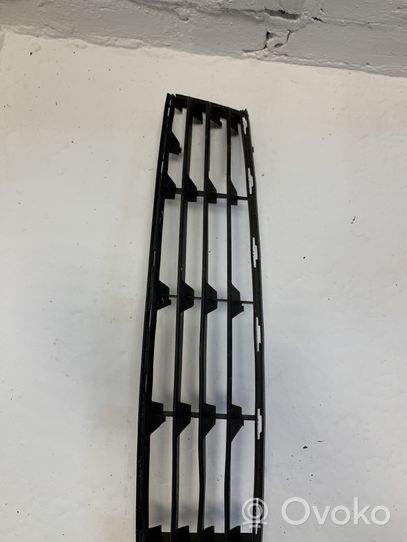 Renault Clio III Grille inférieure de pare-chocs avant 1859429