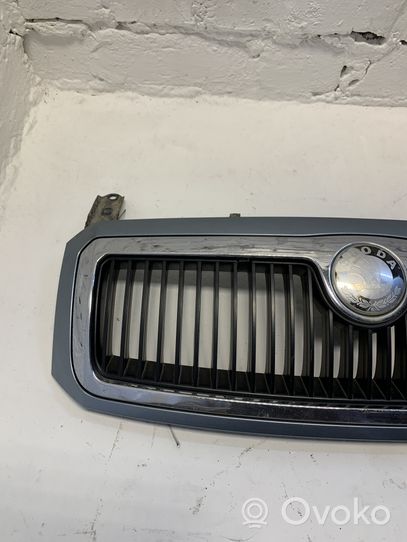 Skoda Fabia Mk1 (6Y) Maskownica / Grill / Atrapa górna chłodnicy 6Y0853668