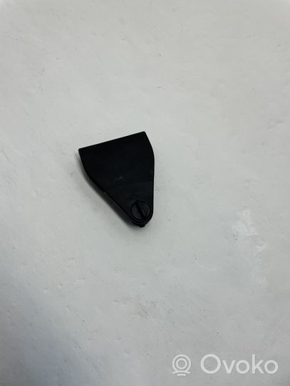 Volkswagen PASSAT B5.5 Staffa supporto del triangolo d’emergenza 3B5860285B