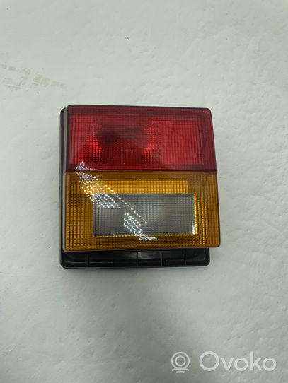 Audi 80 90 B2 Lampy tylnej klapy bagażnika 297701