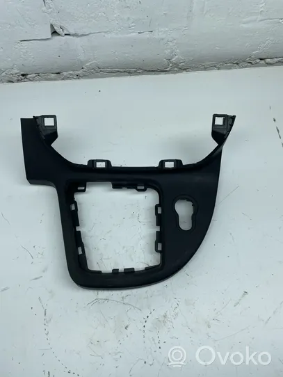 Renault Kangoo II Rivestimento in plastica cornice della leva del cambio 969334727R