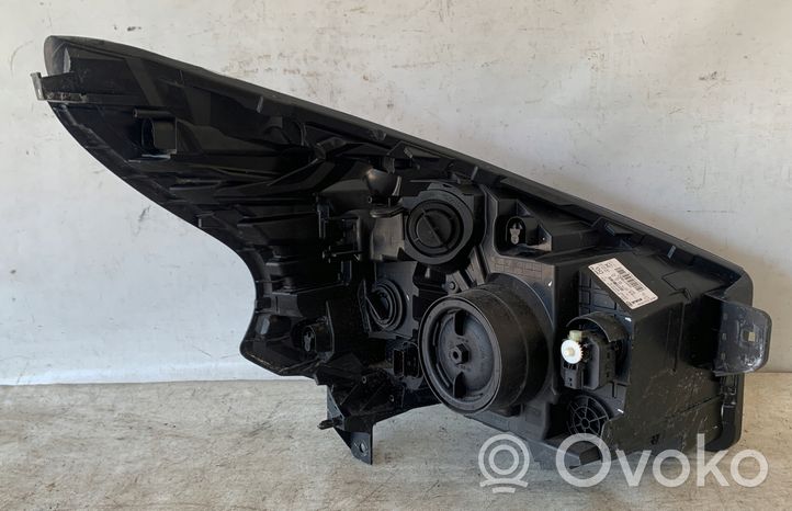 Opel Vivaro Phare frontale 93867960