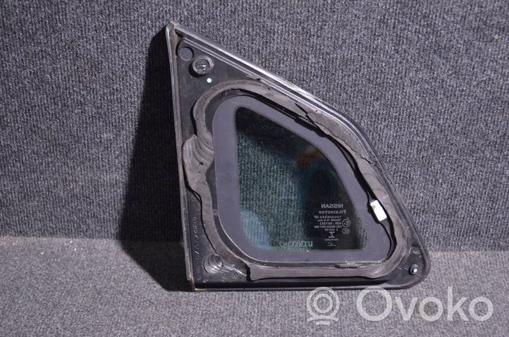 Nissan Qashqai Szyba karoseryjna drzwi tylnych 833124EA0A