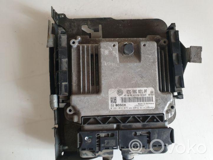 Volkswagen Caddy Calculateur moteur ECU 03G906021PF