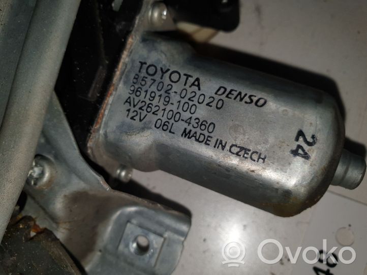 Toyota Avensis T270 Takaoven ikkunan nostomoottori 9570202020