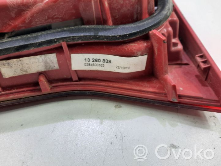 Opel Meriva B Lampy tylnej klapy bagażnika 13260838