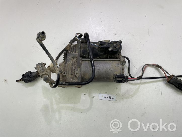 Land Rover Discovery 4 - LR4 Ilmajousituksen kompressoripumppu BH3219G525AA