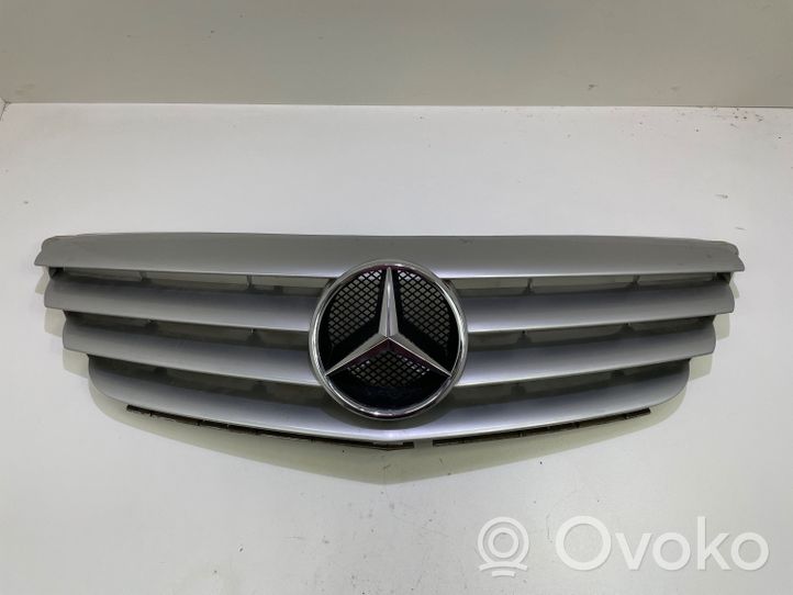 Mercedes-Benz B W245 Grotelės viršutinės A1698800183