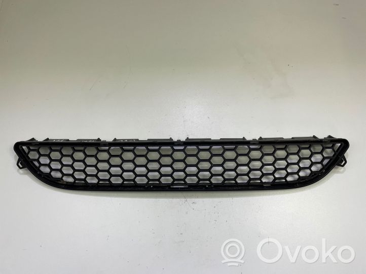 Volvo V60 Front bumper lower grill 30795021