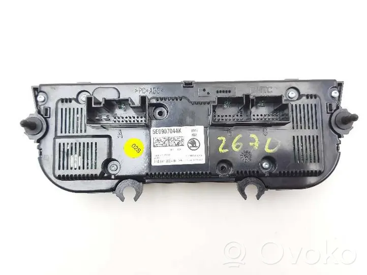 Skoda Octavia Mk3 (5E) Panel klimatyzacji 5E0907044K