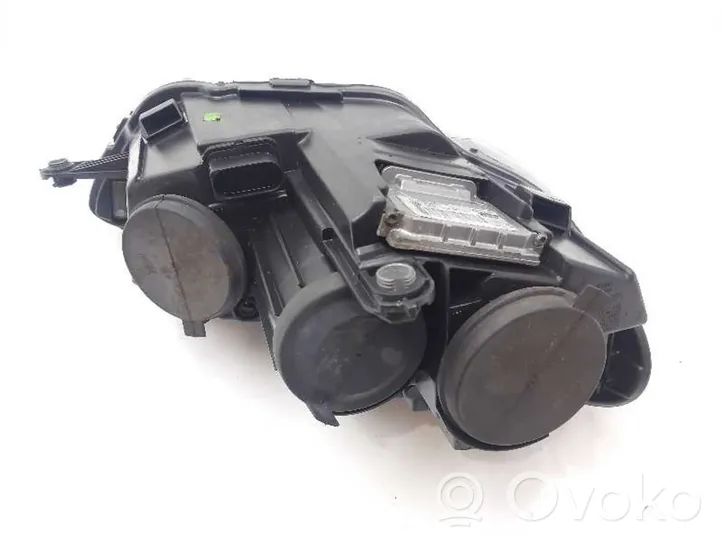 Volkswagen Scirocco Lampa przednia 1K8941753F