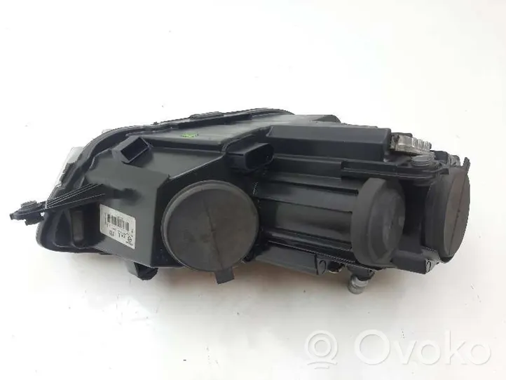 Volkswagen Scirocco Lampa przednia 1K8941753F