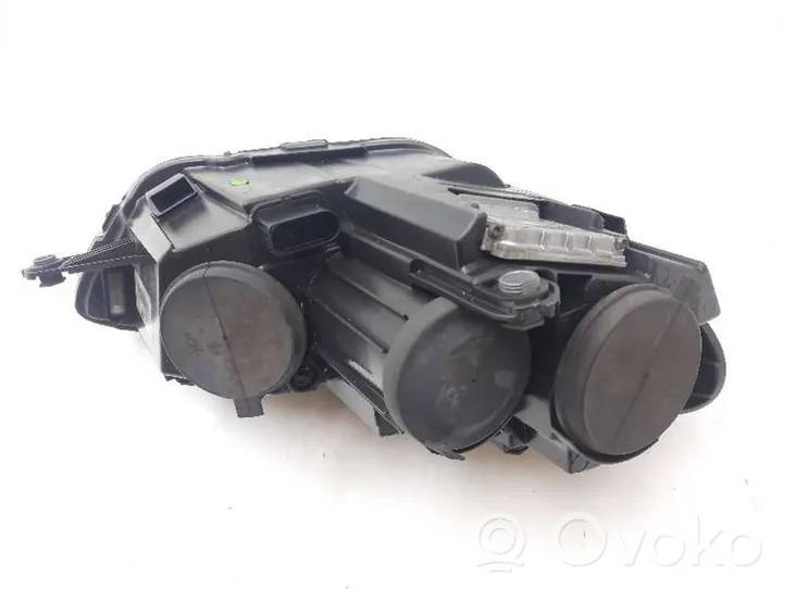 Volkswagen Scirocco Lampa przednia 1K8941753F