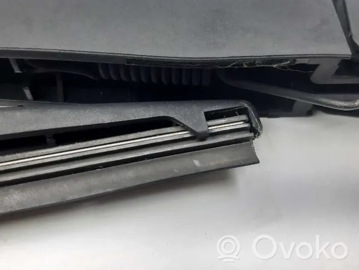 Volvo C30 Rear wiper blade arm 