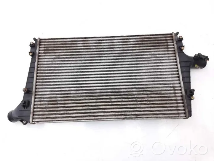 Audi A6 Allroad C5 Chłodnica powietrza doładowującego / Intercooler 4B0145805A