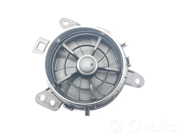 Toyota Auris E180 Griglia di ventilazione centrale cruscotto 5556862280