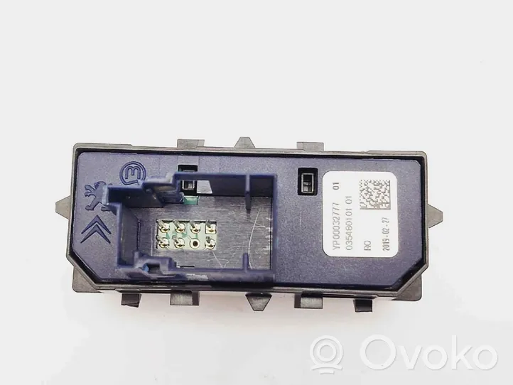 Opel Crossland X Przycisk / Przełącznik ogrzewania szyby przedniej / czołowej YP00032777