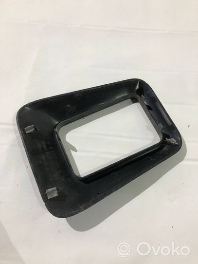 Mercedes-Benz ML W163 Rivestimento in plastica cornice della leva del cambio A1636801139