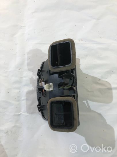 BMW 7 E65 E66 Centrālais gaisa ventilācijas režģis 8385257