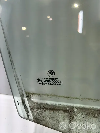 BMW 3 E46 Szyba drzwi przednich 43R000981