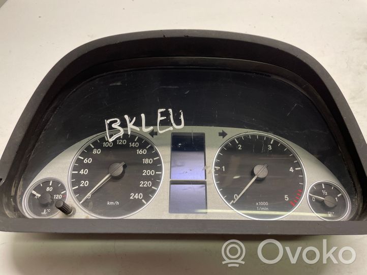 Mercedes-Benz CLK A209 C209 Geschwindigkeitsmesser Cockpit A1695400948