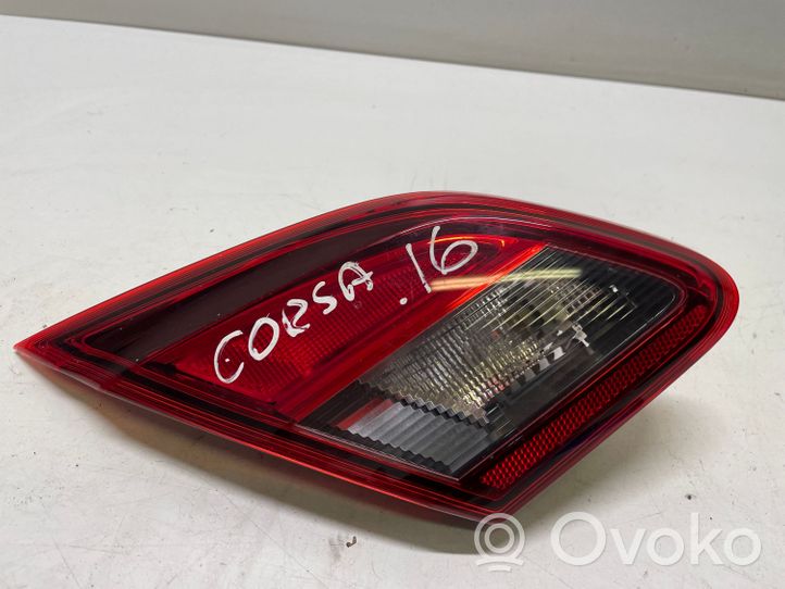 Opel Corsa E Lampy tylnej klapy bagażnika 39012625